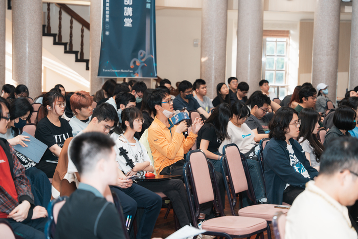 學生現場提問大師